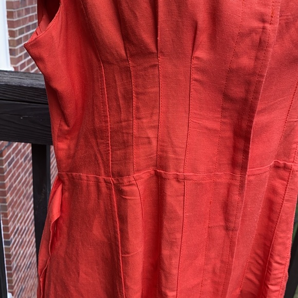 Appraisal Dress hidden button front closure. - Picture 4 of 10